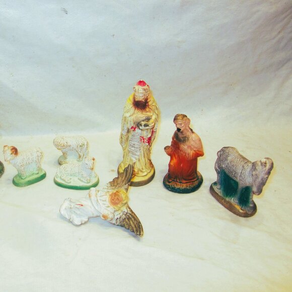 VTG CHALK WARE NATIVITY SET PIECES - Picture 2 of 8